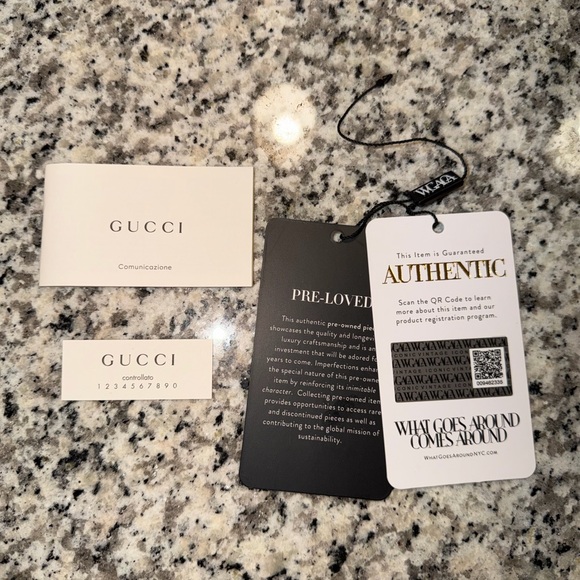 🔥Authentic Gucci Wallet with Interlocking GG Gold Hardware - Full Inclusion!🔥 - Picture 10 of 11